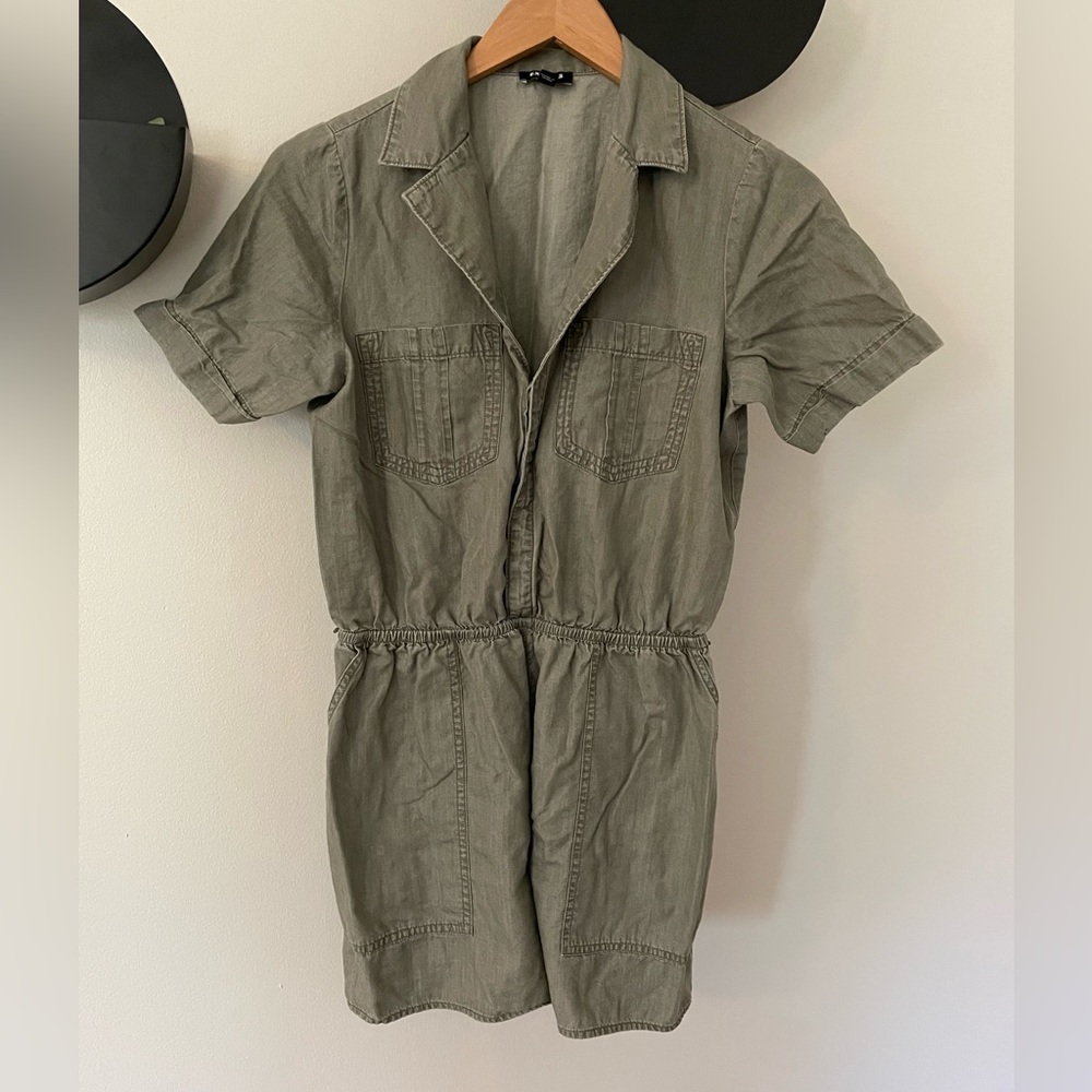 Express Women’s Collared Romper with Pockets Size Small